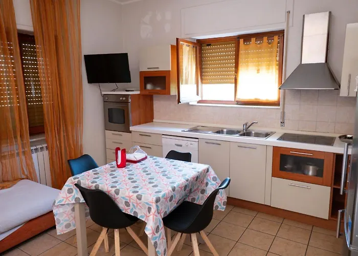 Soleluna לינה וארוחת בוקר רנדה